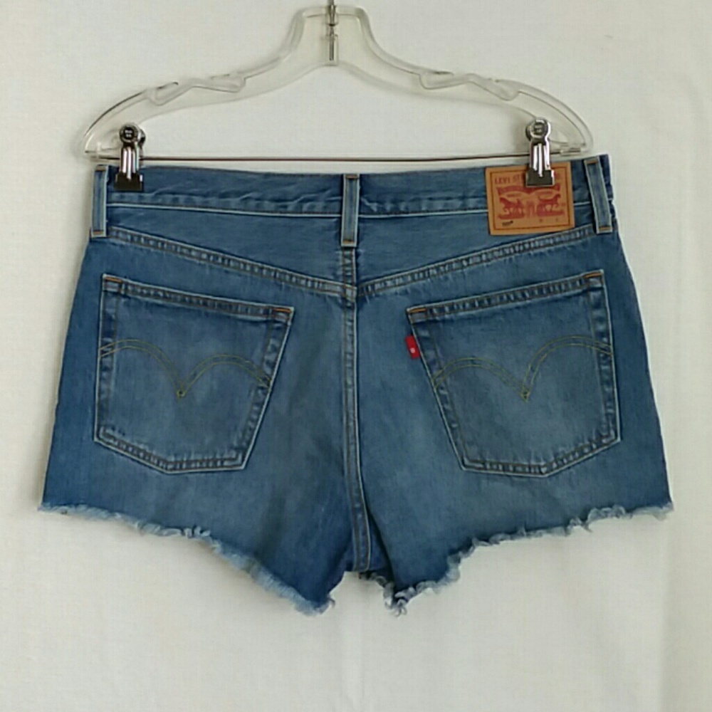 Levis 501 button fly cut off denim shorts size 30 - Picture 4 of 6